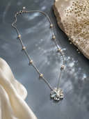 Éclat Fleur Necklace