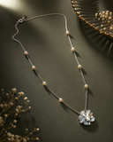 Éclat Fleur Necklace