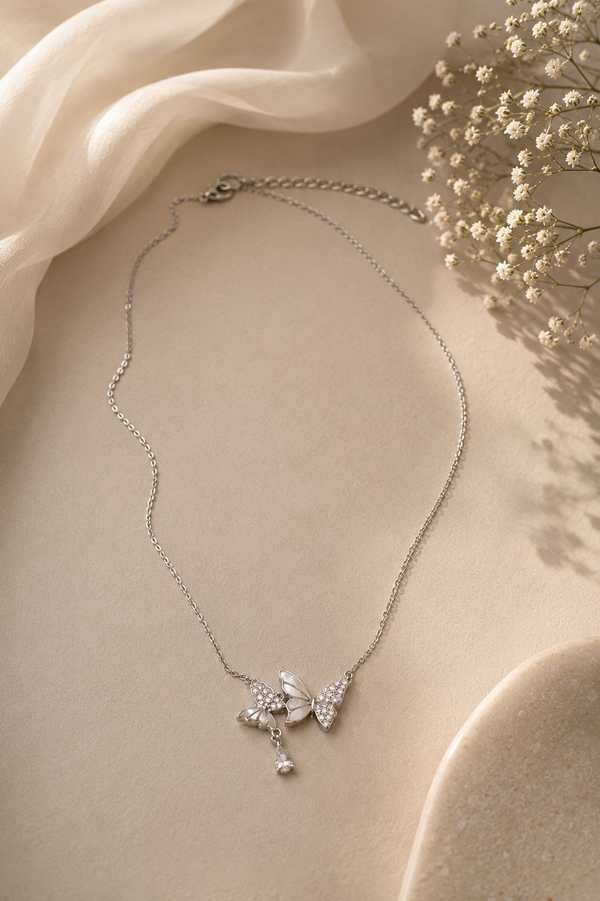 Papillon Éclat Necklace